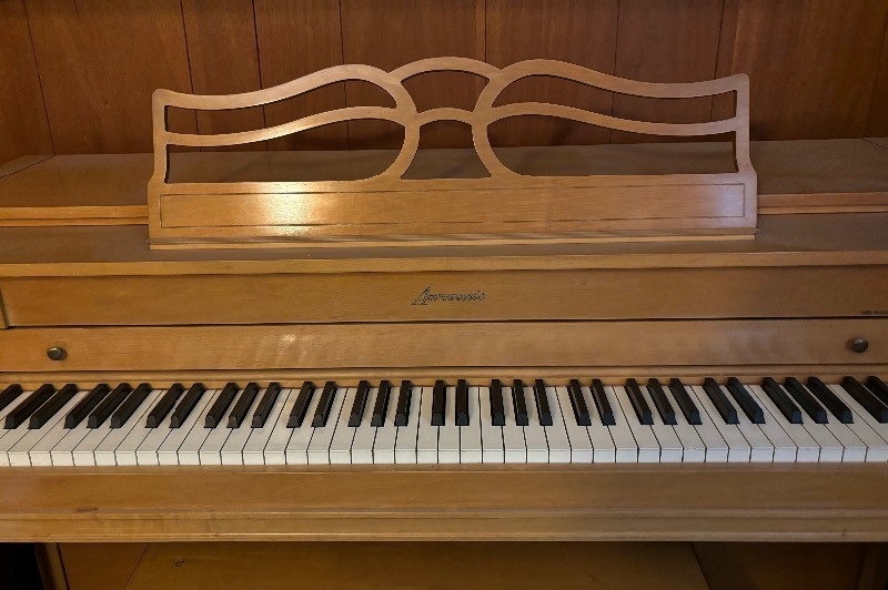 lot 59 image: Acrosonic Piano by Baldwin