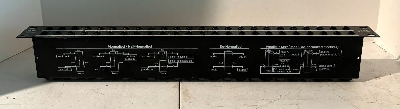 lot 215 image: Sayno PA6060 Biamplified Mobile Stereo Power Amplifier