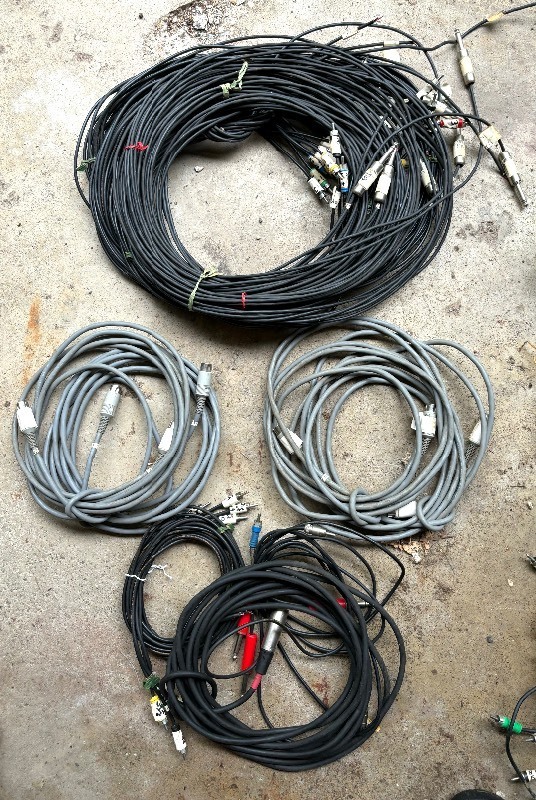 lot 230 image: Collections of Cords for Electronics