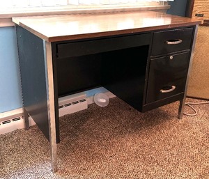 lot 150A image: Vintage Desk