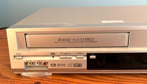 lot 51A image: Sansui DVDVHS Tape Player