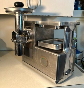 lot 20 image: PURE Juicer