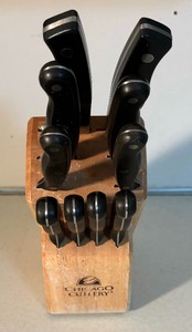 lot 89 image: Chicago Cutlery Knife Set