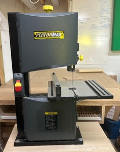 lot 19 image: Performax 9 Inch Band Saw 240-3731