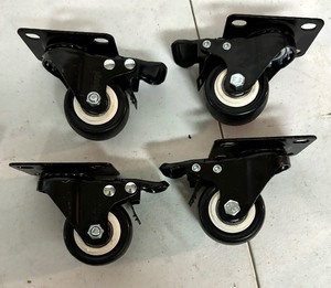 lot 165 image: Variety of Castors