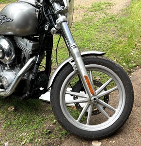 lot 2 image: Harley Davidson 2009 Dyna Super Glide Motorcycle