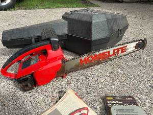 lot 30 image: Homelite Textron Super Two Chainsaw Model 10617