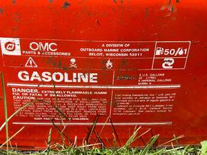 lot 174 image: OMC Five Gallon Outboard Gas Tank with Glass Reader Gauge
