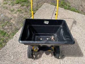 lot 176 image: Yardworks Fertilizer Spreader Model 1225