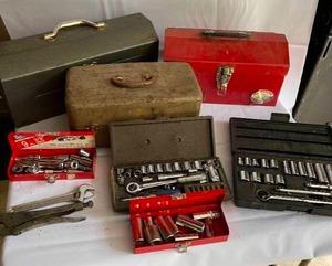 lot 214 image: Metal Tool Boxes with a Variety of Tools