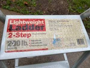 lot 222 image: Light Weight Two Step 200 Pound Folding Step Ladder
