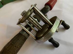 lot 224 image: Vintage Shakespeare Direct Drive Reel with Metal Rod and Plastic Rod