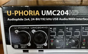 lot 35 image: New Behringer U-Phoria UMC204HD