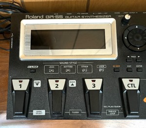 lot 36 image: Roland Guitar Synthesizer GR-55