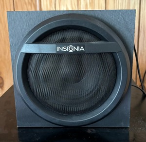 lot 37 image: Insignia Bluetooth Desktop Speaker System