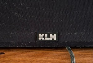 lot 43 image: KLH Audio Systems Subwoofer SW-910
