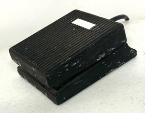 lot 165 image: Vintage Ensoiq Itar Foot Switch  Pedal