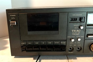 lot 189 image: Teac 124 Stereo Cassette Deck