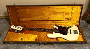 lot 16 image: Fender Jazz Bass Olympic White Electric Bass Guitar