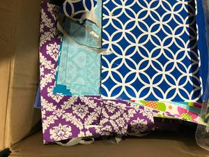lot 34 image: LARGE BOX ASSORTED GIFT BAGS