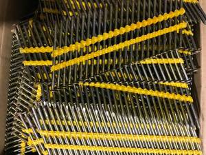 lot 66 image: ASSORTED FRAMING NAILS