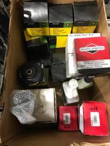 lot 129 image: ASSORTED JOHN DEERE AND BRIGGS STRATTON FILTERS