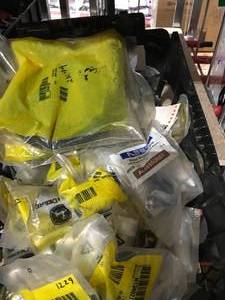 lot 143 image: ASSORTED JOHN DEERE PARTS