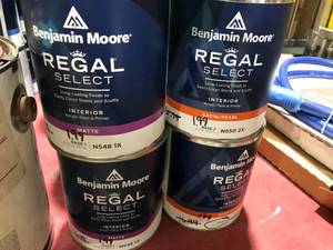 lot 158 image: BENJAMIN MOORE REGAL SELECT PAINT
