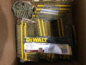 lot 174 image: DEWALT 3 14 X .131 NAILS