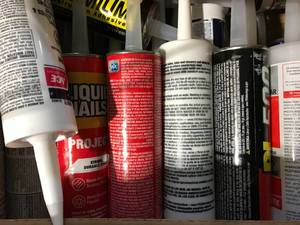 lot 226 image: LARGE BOX ASSORTED CAULKING