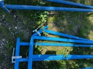 lot 232 image: 4 DAMAGED 16FT CATTLE GATES