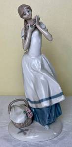 lot 46 image: Cecilia - The Carnation Madien Sculpture by Fulgencio Garcia Lopez from Franklin Porcelain