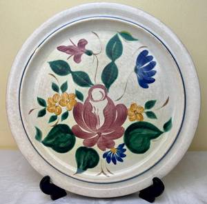 lot 64 image: Vintage Red Wing Pottery Orleans Round Platter 1940s