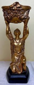 lot 80 image: Art Deco Chalkware Figurine Bowl