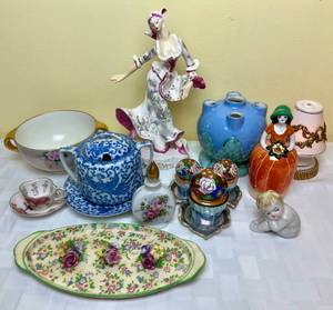 lot 33 image: Japanese Porcelain Collection