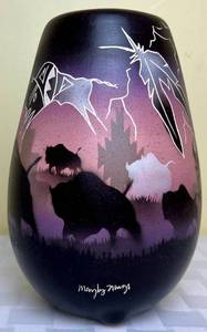 lot 67 image: Hozoni Pottery Thunder Herd Vase