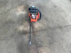 lot 104 image: Makita Chainsaw 16