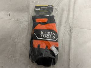 lot 23 image: Klein Tools Winter Thermal Gloves - XL