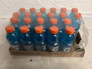 lot 34 image: 22 Bottles of Gatorade Cool Blue