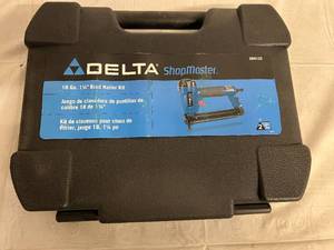 lot 3 image: Delta ShopMaster 18 Ga. 1 14 Brad Nailer Kit