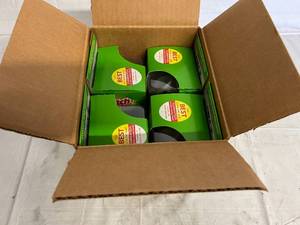 lot 194 image: 4 Scotch Brite Stainless Steel Cleaner Starter Kit