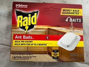 lot 159 image: Raid Ant Baits