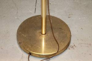 lot 47 image: Vintage Floor Lamp
