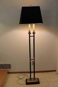 lot 1A-57 image: Black and Brass Twin Column Floor Lamp