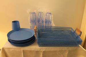 lot 1A-87 image: Buffet Buddy Plastic ware
