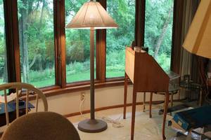 lot 1A-91 image: Grey Floor Lamp