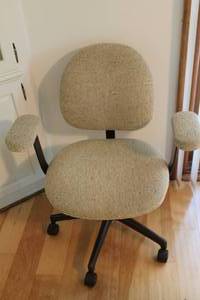 lot 1A-90 image: Steel and Fabric Office Chair