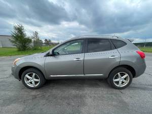 2013 Nissan Rogue SV - AWD - 2 OWNERS
