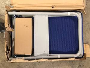 lot 39 image: Milwaukee Folding Handle 330 lb. Capacity 30 in. D x 19 in. W x 33 in. H Steel Platform Cart  Customer  Returns See Pictures