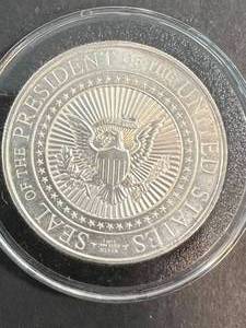 1 TROY OZ .999 FINE SILVER DONALD TRUMP ROUND IN AIRTITE